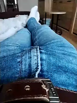 Snapshot of Pio185 chatting on November 30, 12:42 pm Pio185 online show from November 30, 12:42 pm