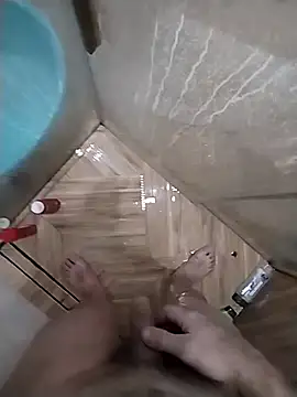 Snapshot of Pio185 chatting on December 3, 9:57 pm Pio185 online show from December 3, 9:57 pm