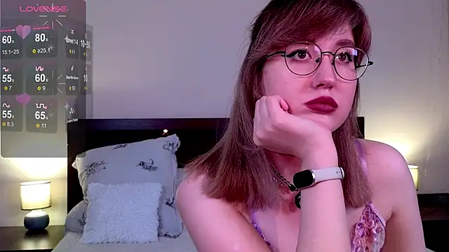 Snapshot of _AlexaFlowers_ chatting on May 29, 10:46 am AlexaFlowers online show from May 29, 10:46 am