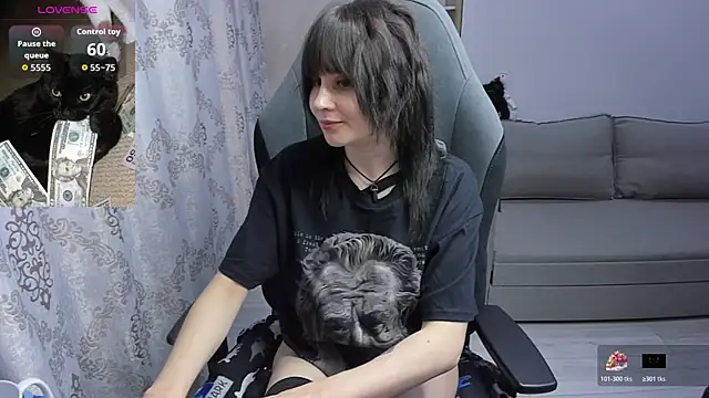Snapshot of MistyDark chatting on June 15, 11:34 am MistyDark online show from June 15, 11:34 am