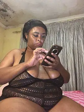 Snapshot of KINKYBOOTI22 chatting on April 2, 4:37 pm KINKYBOOTI22 online show from April 2, 4:37 pm