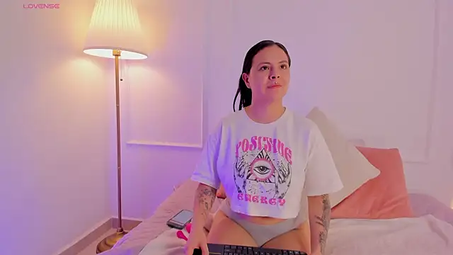 Snapshot of angelica_cross_ chatting on October 28, 7:27 pm angelica cross online show from October 28, 7:27 pm