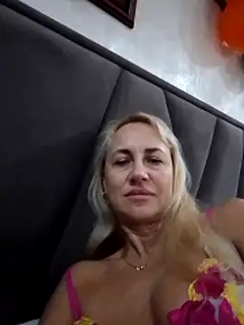 KissMiSveet online show from November 6, 8:21 pm