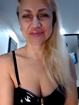 KissMiSveet online show from February 23, 4:15 pm