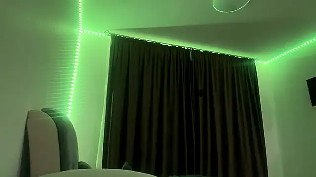 GwenFay online show from September 9, 4:06 pm