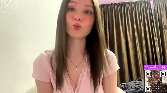 GwenFay online show from September 13, 3:23 pm