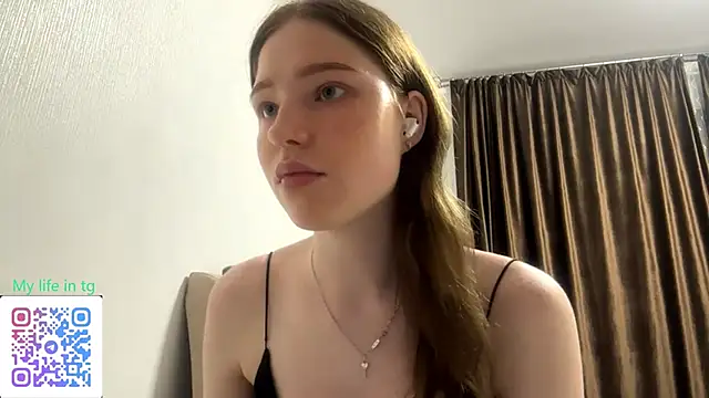 GwenFay online show from September 26, 2:54 pm