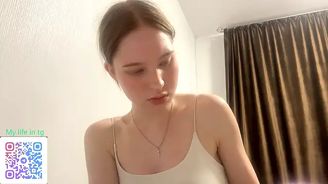GwenFay online show from September 30, 3:17 pm