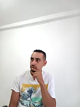 stivenlujan69 online show from April 17, 9:18 pm