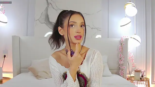 Snapshot of AdoraCortes chatting on November 5, 5:07 am AdoraCortes online show from November 5, 5:07 am