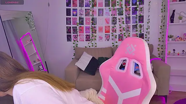 Moon  Bunny online show from April 15, 3:19 pm