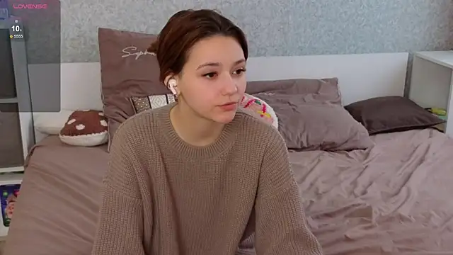Snapshot of MiaSkyKiss chatting on May 28, 1:19 pm MiaSkyKiss online show from May 28, 1:19 pm