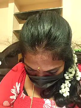 Snapshot of Tamil_Mithra chatting on November 10, 9:03 pm Tamil Mithra online show from November 10, 9:03 pm