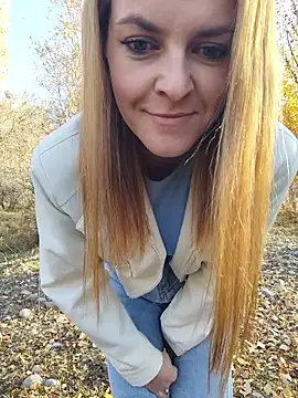 YOOUR EVAA online show from October 22, 10:15 am