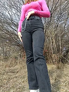 YOOUR EVAA online show from October 24, 8:55 am