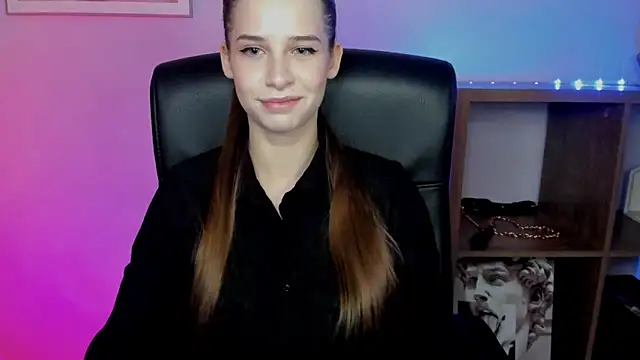 LuxMaya online show from December 19, 7:37 am