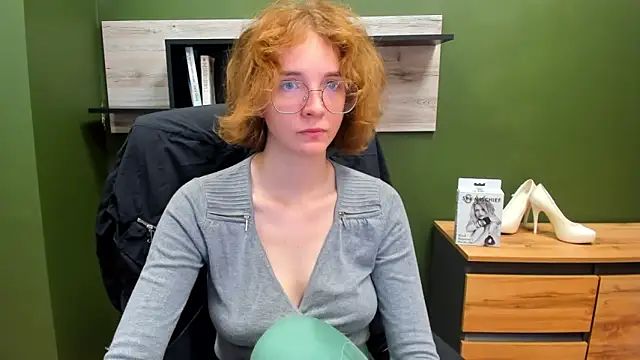 Snapshot of juicyPenny chatting on September 12, 6:24 am juicyPenny online show from September 12, 6:24 am