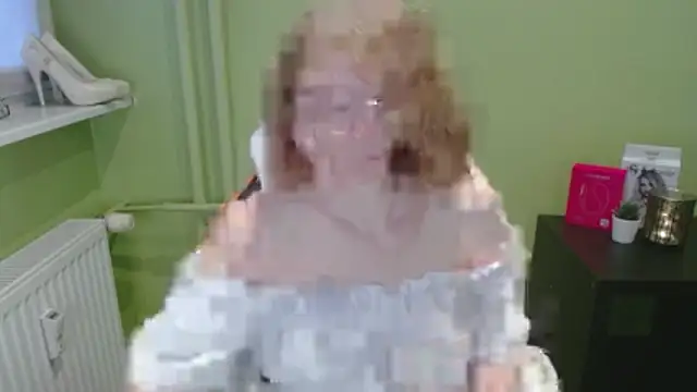 juicyPenny online show from December 18, 7:36 am