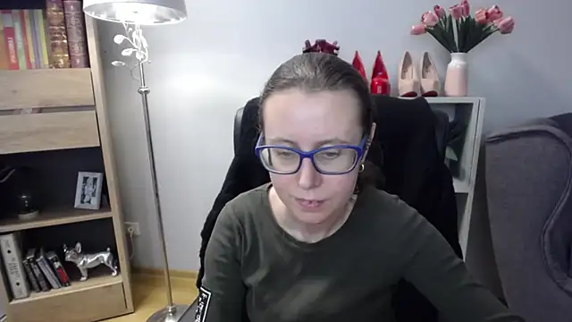 sweetxLizzy online show from December 18, 5:35 am