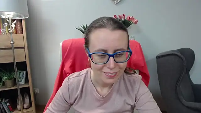Snapshot of sweetxLizzy chatting on April 23, 4:24 am sweetxLizzy online show from April 23, 4:24 am