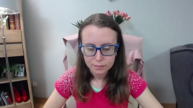 Snapshot of sweetxLizzy chatting on May 4, 6:20 am sweetxLizzy online show from May 4, 6:20 am