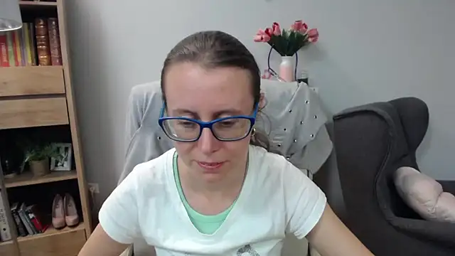 Snapshot of sweetxLizzy chatting on June 1, 4:25 am sweetxLizzy online show from June 1, 4:25 am