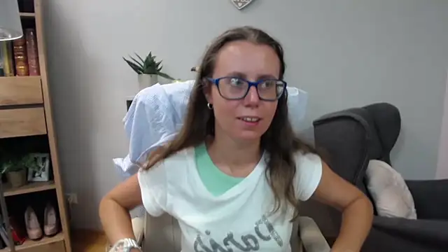 Snapshot of sweetxLizzy chatting on July 3, 4:19 am sweetxLizzy online show from July 3, 4:19 am