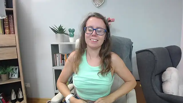 Snapshot of sweetxLizzy chatting on July 22, 4:26 am sweetxLizzy online show from July 22, 4:26 am