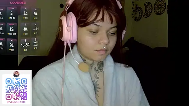 Snapshot of Nah_Lua chatting on June 9, 8:53 pm Nah Lua online show from June 9, 8:53 pm