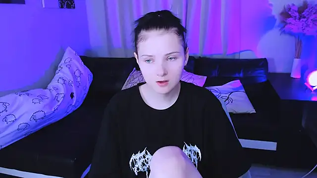 Leila xxBaby online show from November 27, 1:35 pm