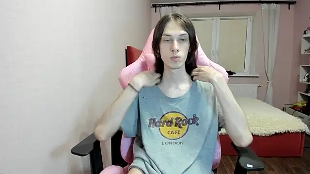 Snapshot of eleganc3 chatting on October 20, 9:37 pm eleganc3 online show from October 20, 9:37 pm