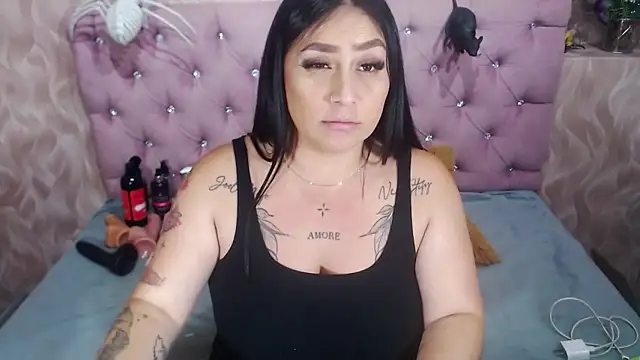 Snapshot of Naomi_Braunx chatting on October 31, 12:55 am Naomi Braunx online show from October 31, 12:55 am