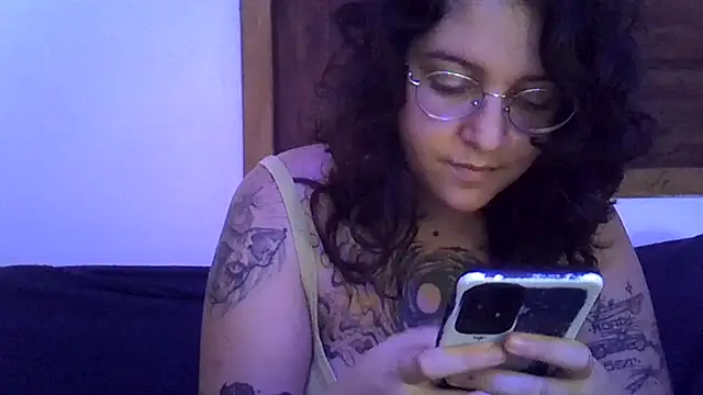 Blue Liz online show from November 30, 1:15 pm