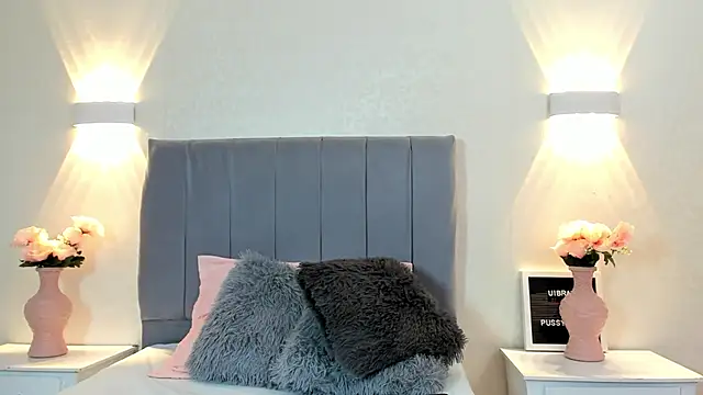 Emiily cooper x online show from October 11, 3:10 pm