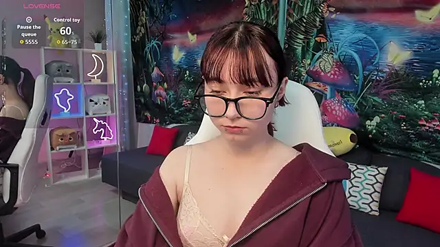 ClaraParks online show from November 9, 6:50 pm