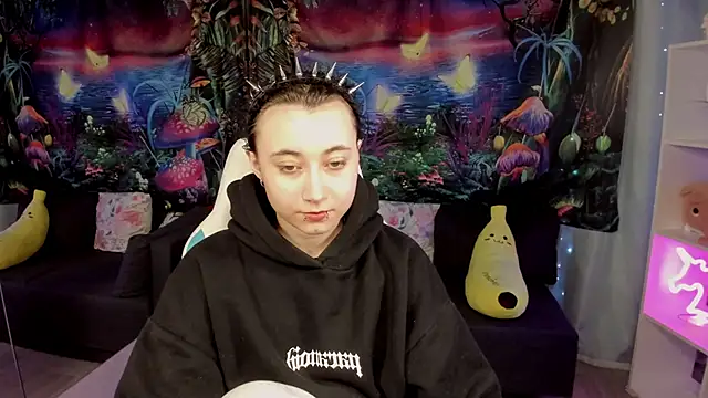 ClaraParks online show from April 11, 7:24 am