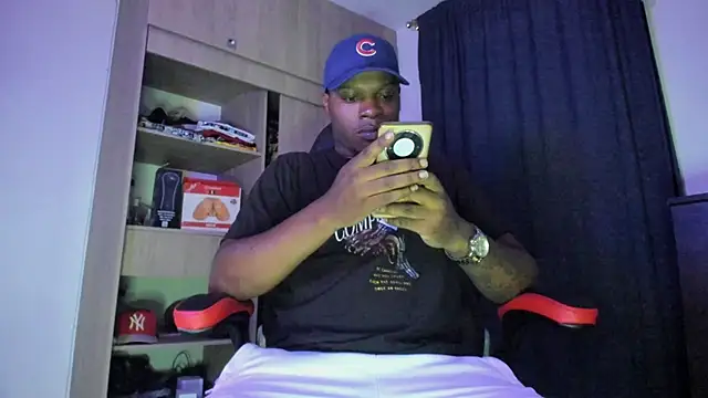 Snapshot of CorvisXnc0012 chatting on October 22, 4:46 am CorvisXnc0012 online show from October 22, 4:46 am