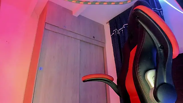 Snapshot of CorvisXnc0012 chatting on November 13, 5:39 am CorvisXnc0012 online show from November 13, 5:39 am