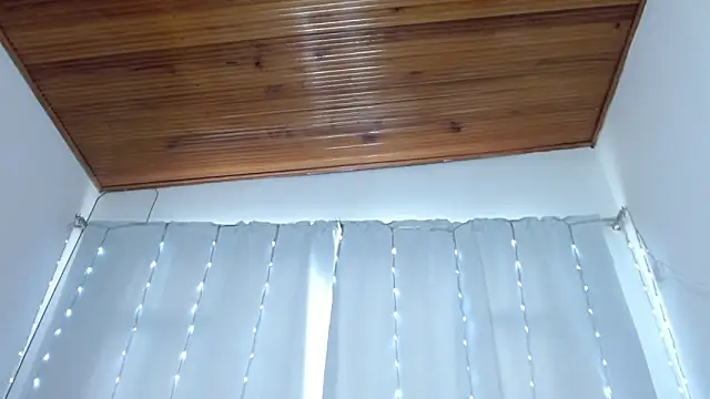 Charlothe Wright online show from April 23, 7:49 pm