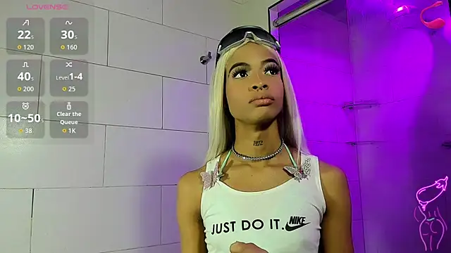 Dahlia Moss online show from December 2, 3:34 am