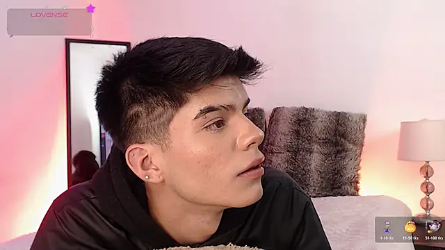 Dulcey  online show from October 18, 5:54 am