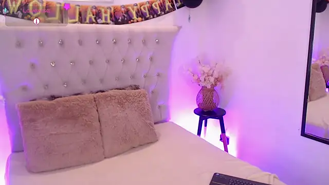 Dulcey  online show from October 20, 4:13 am