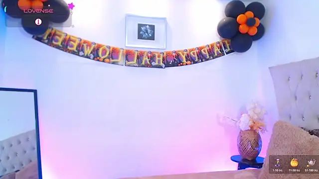 Dulcey  online show from October 21, 5:30 am