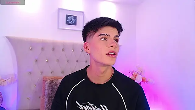 Dulcey  online show from November 24, 4:34 am