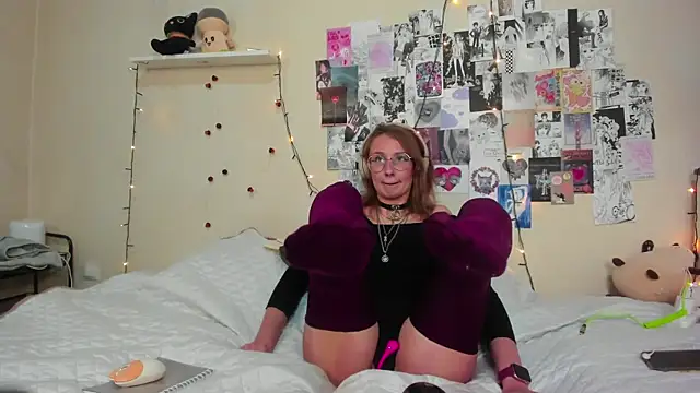 FairyFennec online show from October 25, 1:51 pm