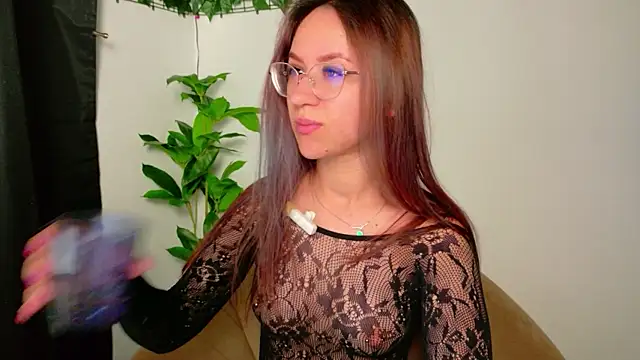 EvaBllake online show from April 15, 5:14 am