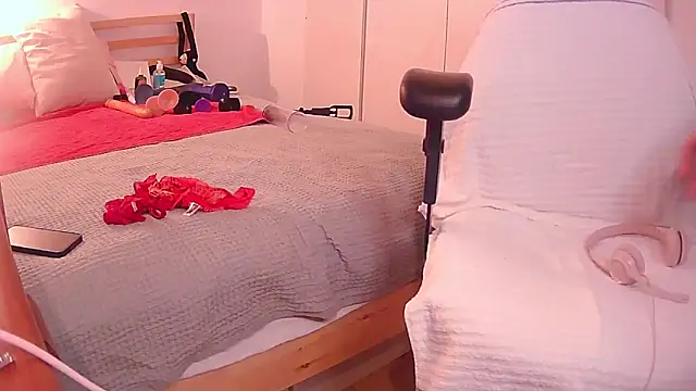 kimTgirl online show from March 8, 5:17 pm