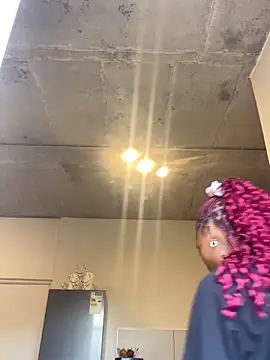 prettydollyy online show from May 21, 9:38 am