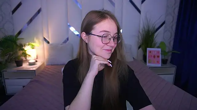 Snapshot of ArrinaWairr chatting on February 2, 9:08 am ArrinaWairr online show from February 2, 9:08 am