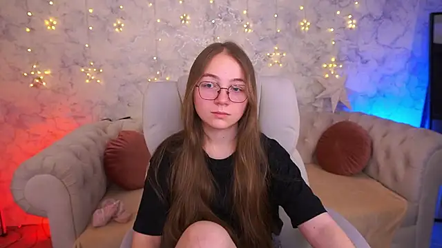 Snapshot of ArrinaWairr chatting on February 4, 9:04 am ArrinaWairr online show from February 4, 9:04 am